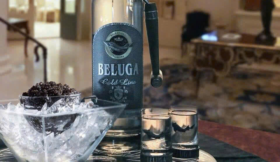 dung-dieu-beluga-gold-line-750ml-voi-trung-ca-tam