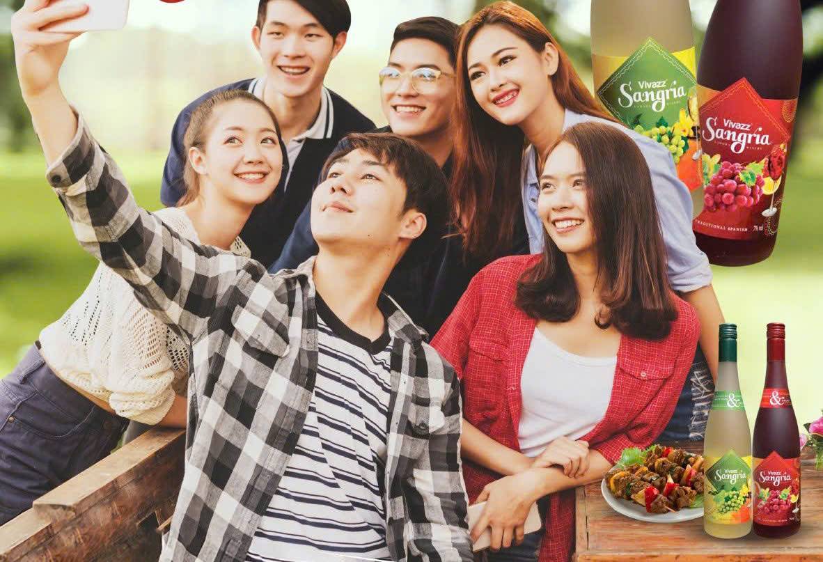 dung-dieu-vixazz-sangrria-do-trang-cua-ladofoods