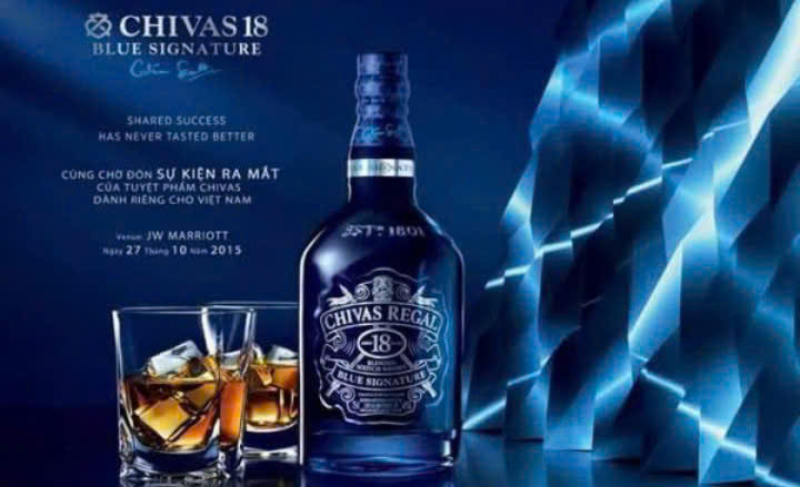 dung-dieu-voi-Chivas-18-blue-signature-xanh