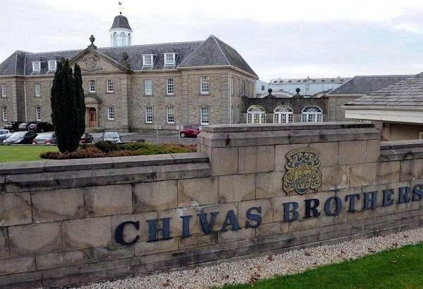 hang-Chivas-Brothers-tai-scotland