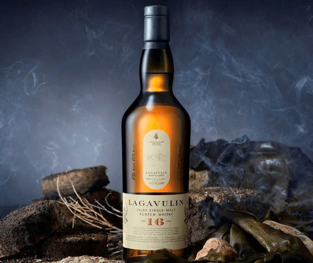 lagavulin-16-YO-hang-uk-700ml-co-vi-khoi