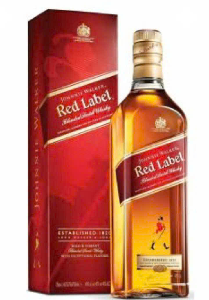 mua-jw-red-label-1lit-gia-bao-nhieu