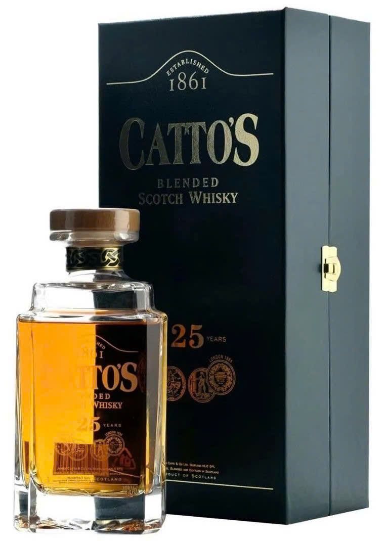 ruou-Cattos-25-nam-gia-bao-nhieu