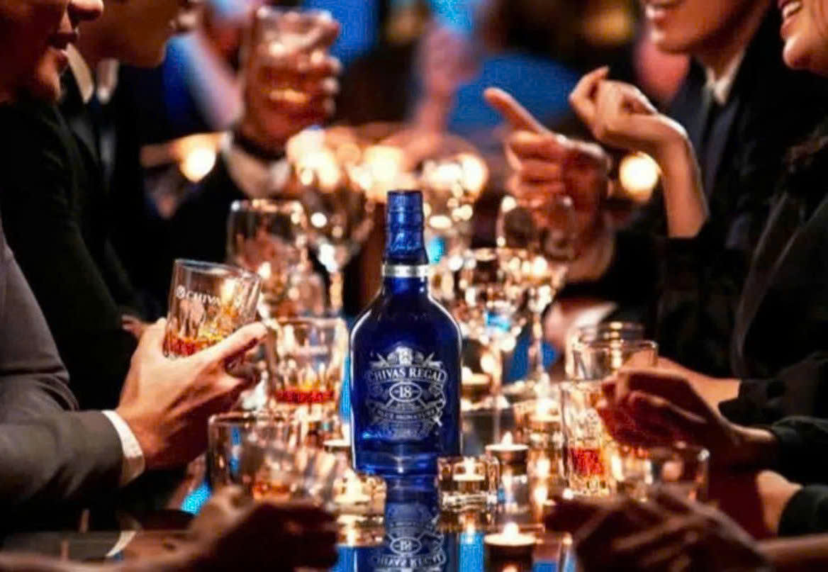 thuong-thuc-chivas-18-blue-700-ml