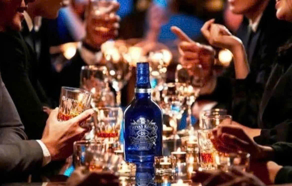 thuong-thuc-chivas-18-blue-xanh-70-cl