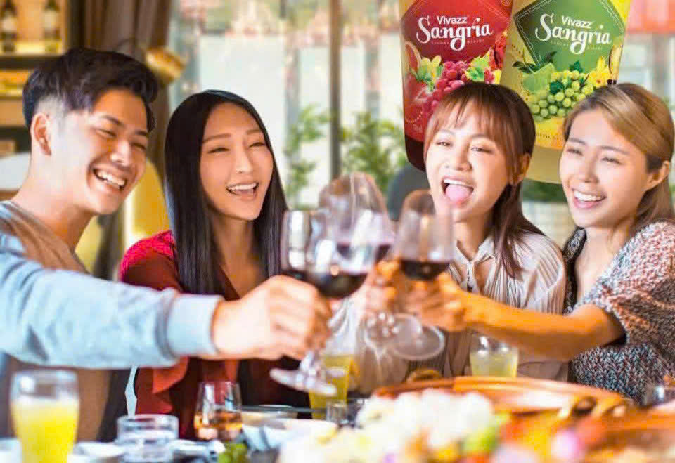 thuong-thuc-vivazz-sangrria-do-7-do-750ml-LADOFOODS
