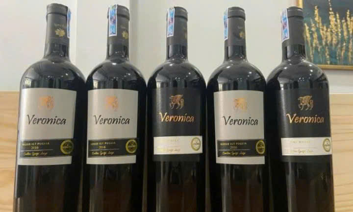 trung-bay-Veronica-chat-va-ngot-750ml