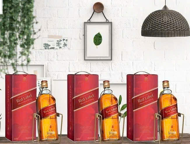 trung-bay-johnnie-walker-red-label-4.5-Lit