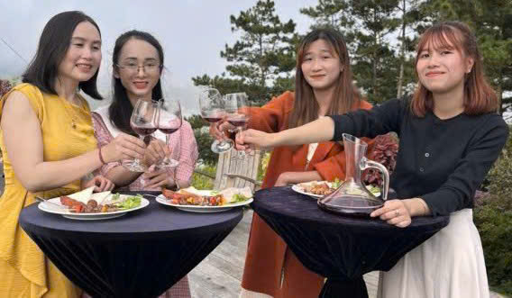 vang-sTrong-cho-nguoi-yeu-vang-dam-nhat