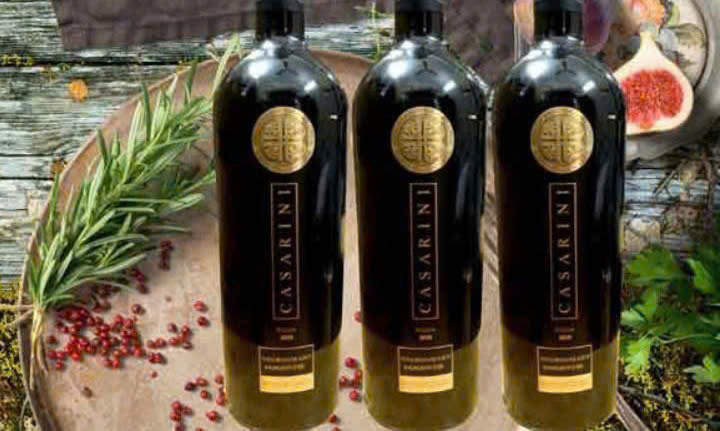 vang-y-casarini-va-mon-an-ngon-VN