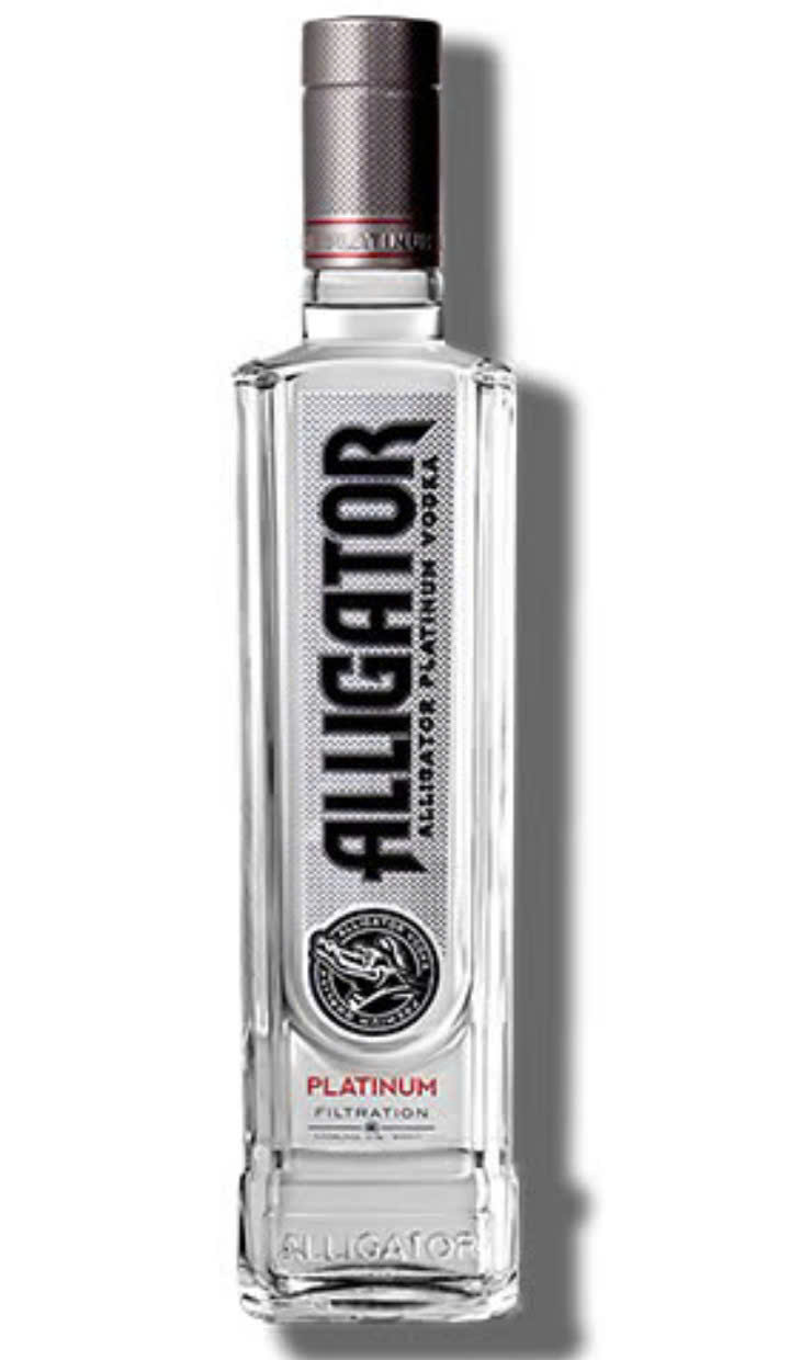 vodka-ca-sau-den-31-do-500ml-gia-bao-nhieu