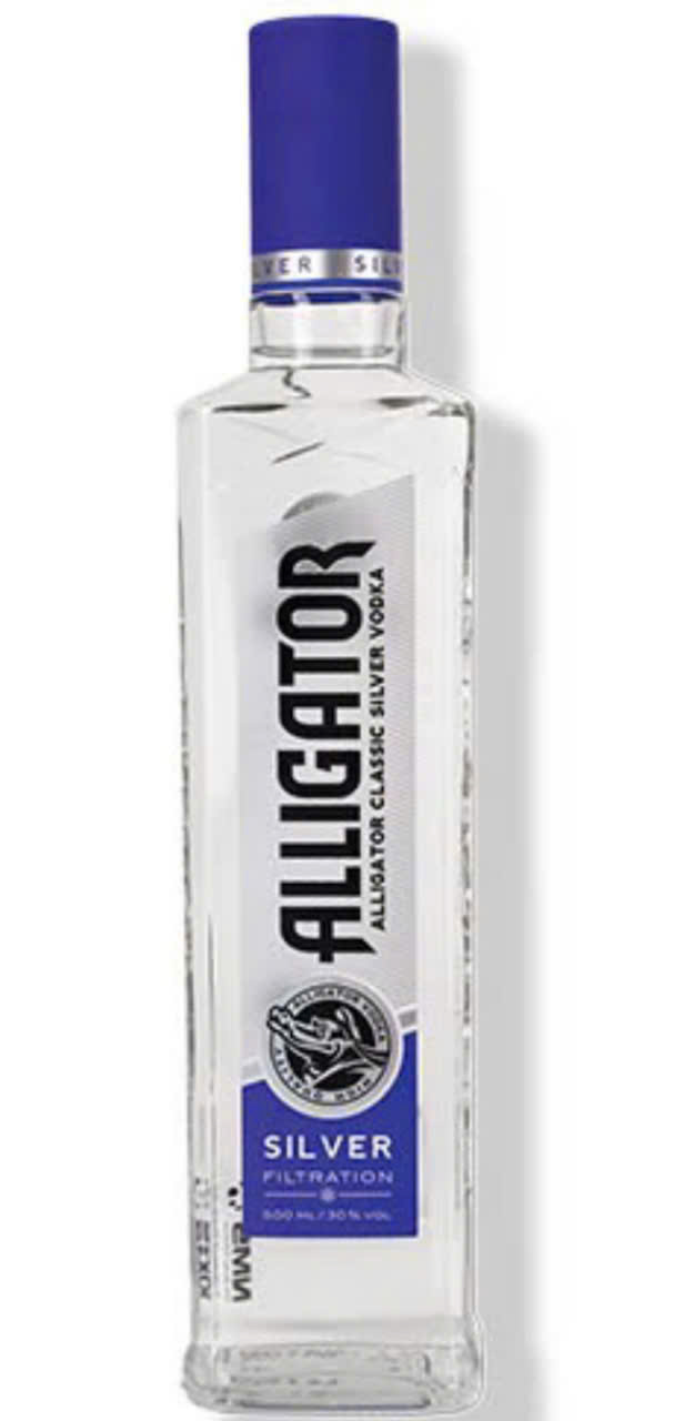 vodka-ca-sau-xanh-500-ml-30-do-gia-re-tai-Ha-Noi