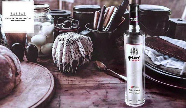 vodka-men-500ml-trong-bep-an-nguoi-viet-nam