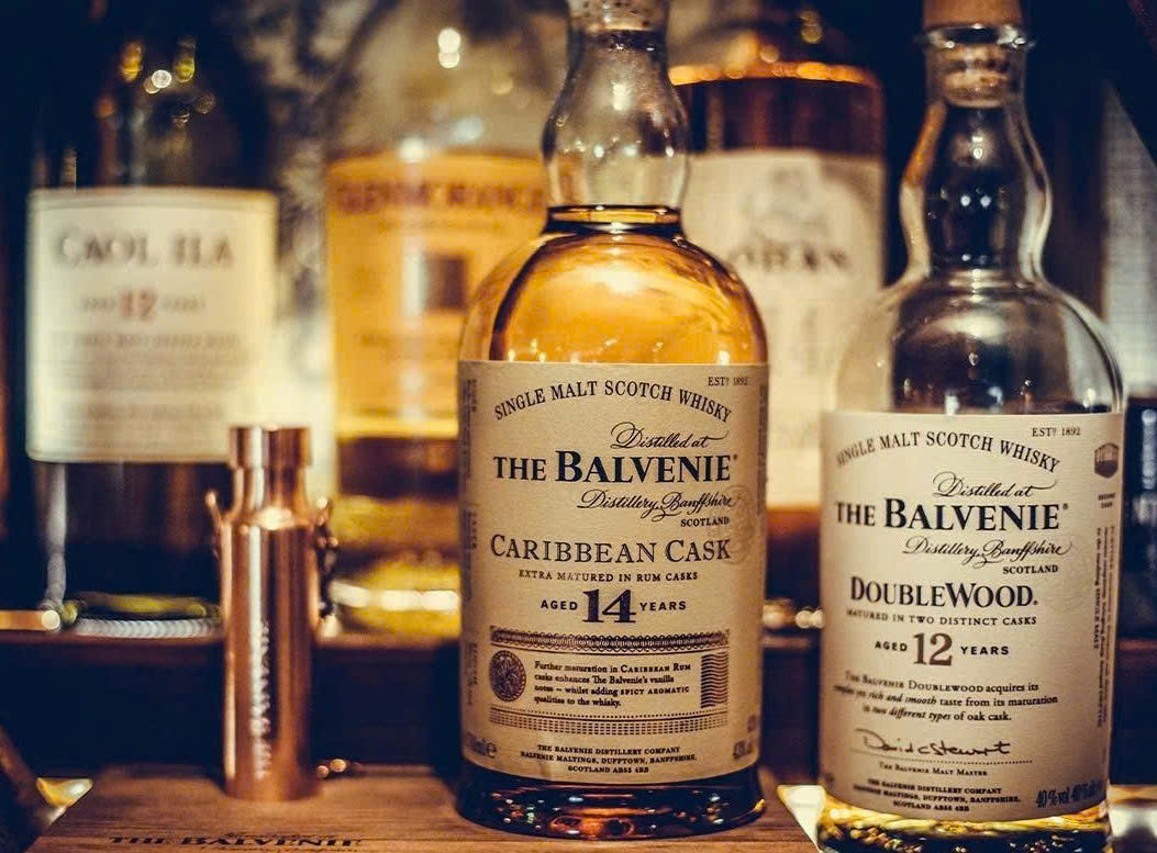 Bavenie-12-nam-DoubleWood-va-Balvenie-14-Caribbean-Cask