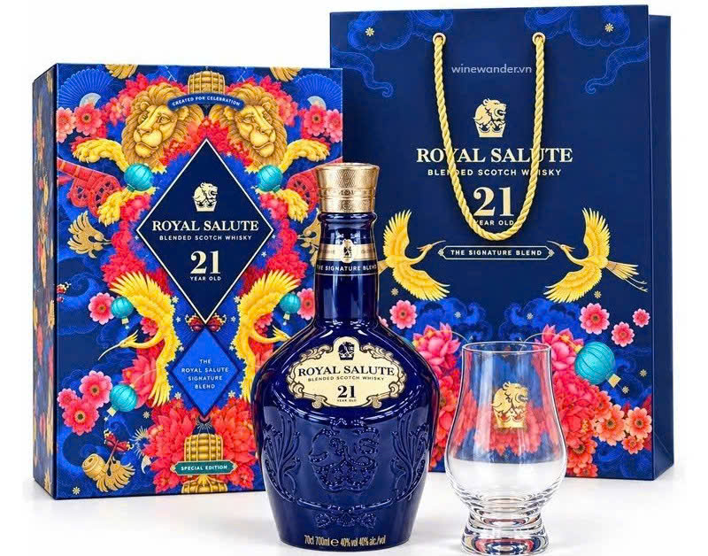 Bo-san-pham-Chivas-royal-salute-21-qua-tet-2027