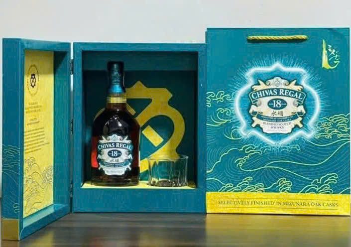 Bo-san-pham-chivas-18-mizunara-hop-qua-2026-103