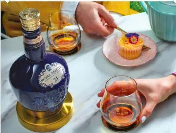Cach-thuong-thuc-Chivas-21-YO-700ml