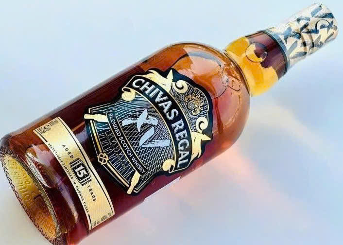 Chai-Chivas-15-mau-moi-700-ml