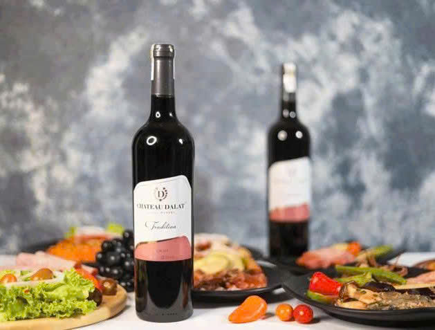 Chuan-vi-voi-chateau-dalat-Tradition-Merlot-750-ml