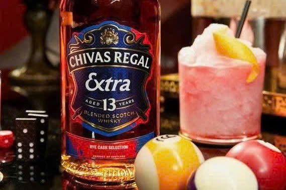 Dung-dieu-voi-Chivas-Extra-13-Rye-Cask-700-ml-40-do