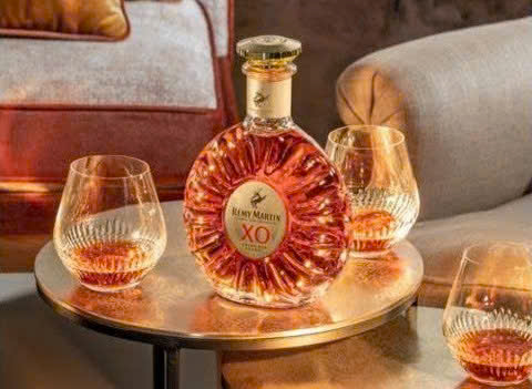 Dung-dieu-voi-Remy-XO-Moi-700-ml