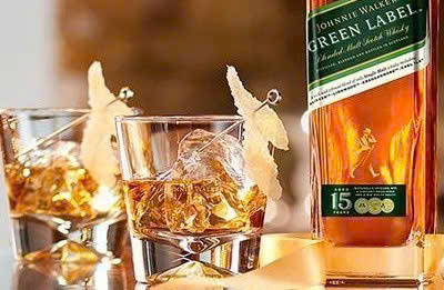 Dung-dieu-voi-johnnie-walker-green-label