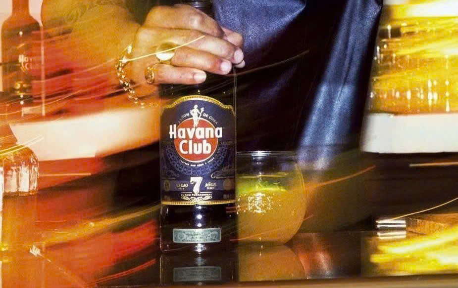 Havana-Club-7-700ml-duoc-dung-de-pha-che-Cocktail