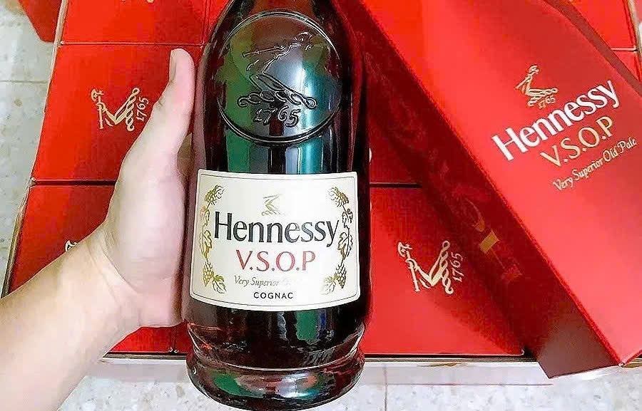 Hennessy-VSOP-co-quy-cach-12-chai-1-thung