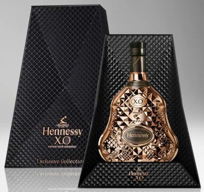 Hennessy XO Exclusive Collection -khi-mo-hop