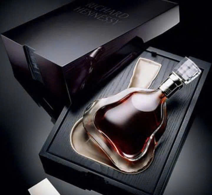 Hennessy richard-khi-mo-hop