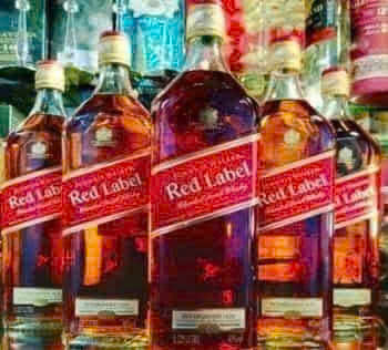 Johnnie-Walker-red-lable-co-nhieu-loai-dung-tich-khac-nhau