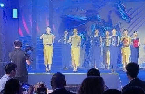 Le-ra-mat-Bo-san-pham-Hop-qua-tet-Johnnie-Walker-nam-2026