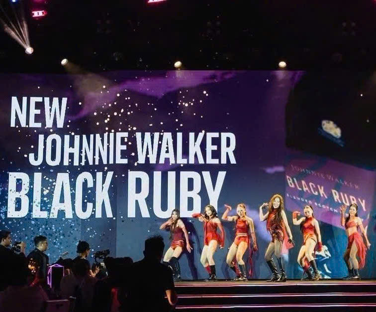 Le-ra-mat-Johnnie-Walker-Black-Rubi