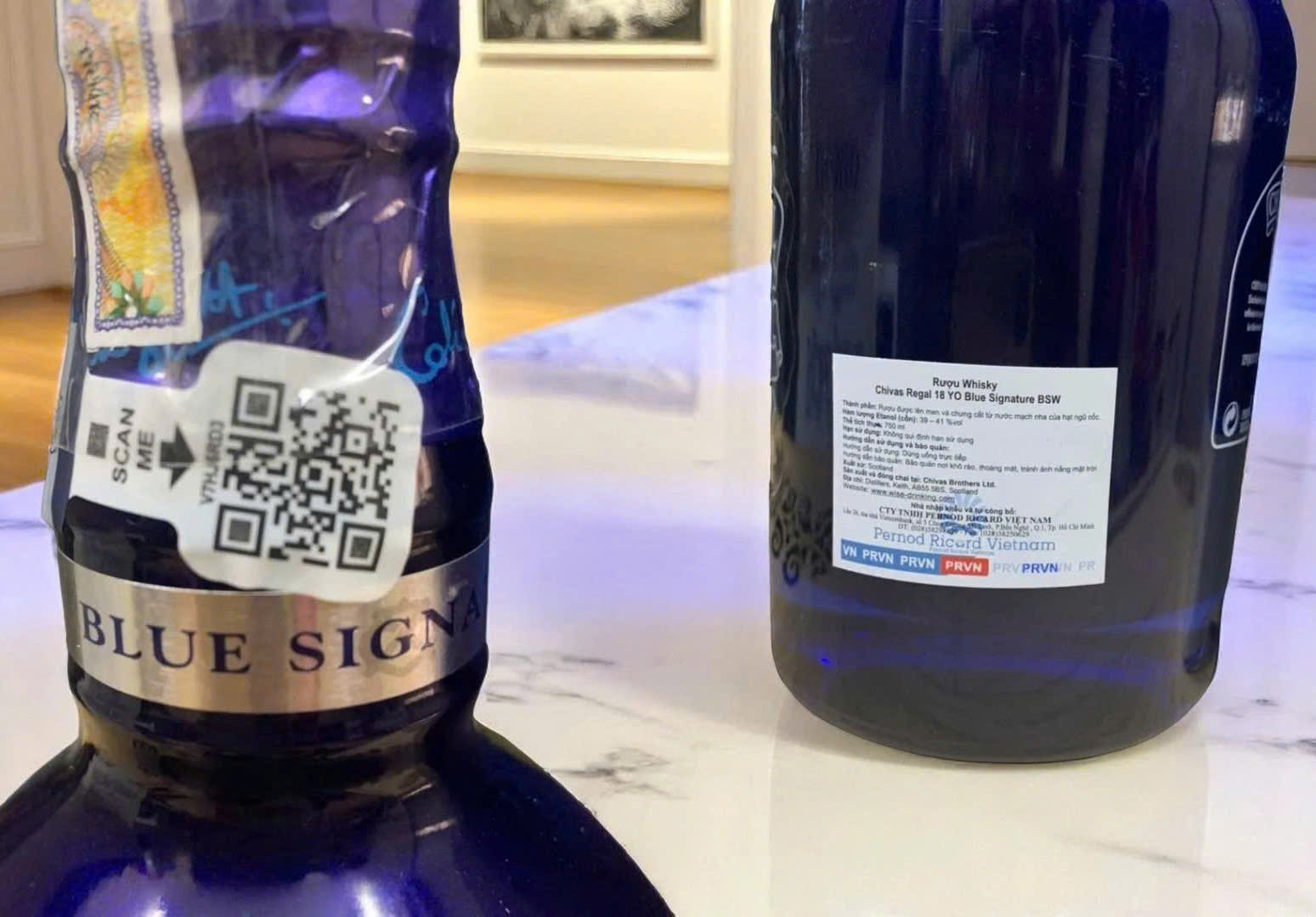 Nhan-chai-Chivas-18-Blue-trong-Hop-qua-2027