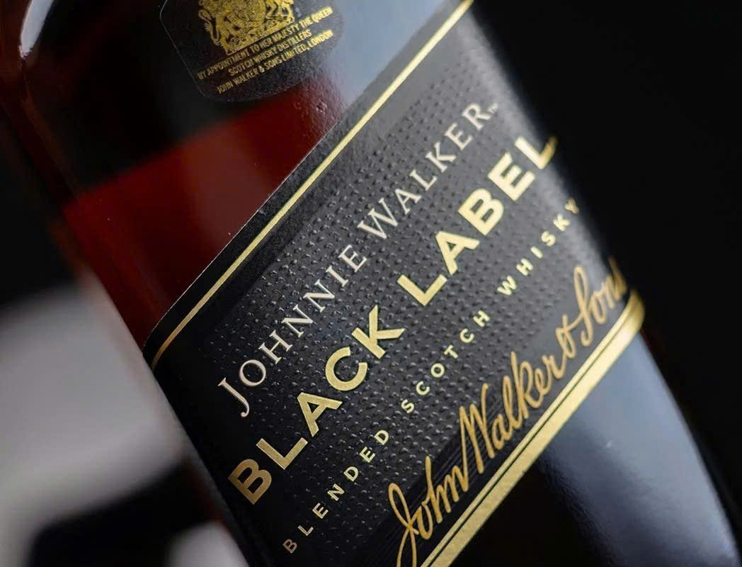 Nhan-hieu-Black-Label-700-ml