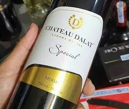 Nhan-hieu-Chateau-Dalat-special-merlot
