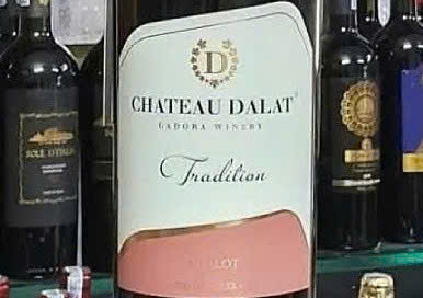 Nhan-hieu-chateau-dalat-tradition-merlot-ladofoods