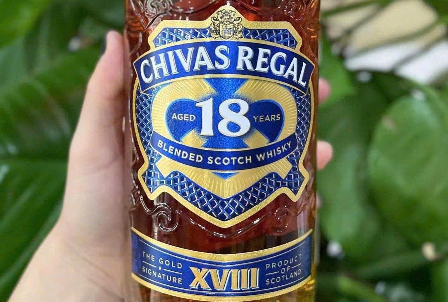 Nhan-hieu-chivas-18-mau-moi-40-do-700-ml