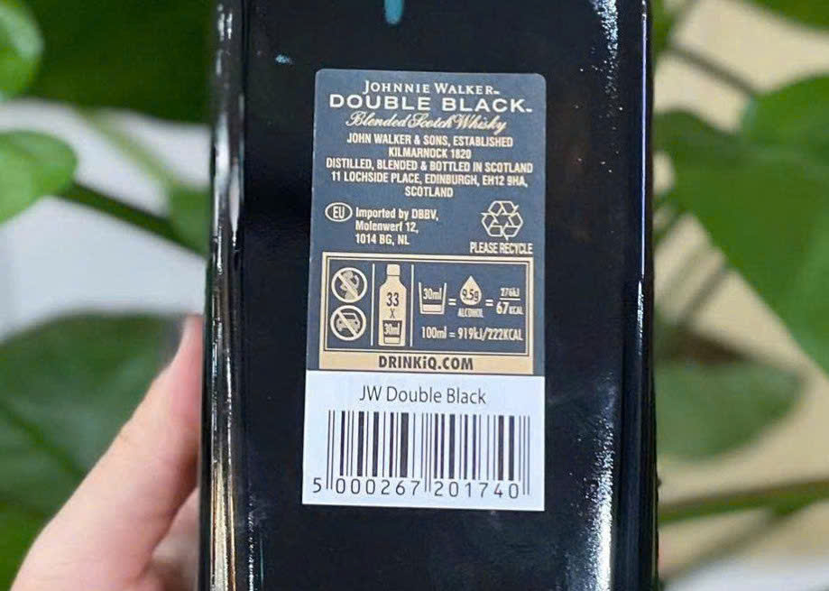 Nhan-sau-JW-Double-Black-1-Lit