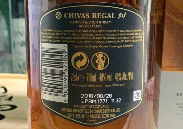 Nhan-sau-chai-ruou-chivas-xv