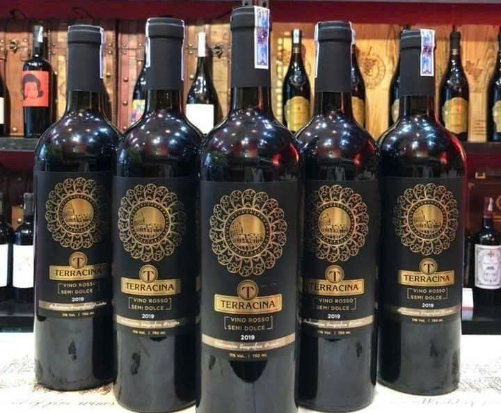 Quang-cao-Terracina-vino-rosso-semi-dolce