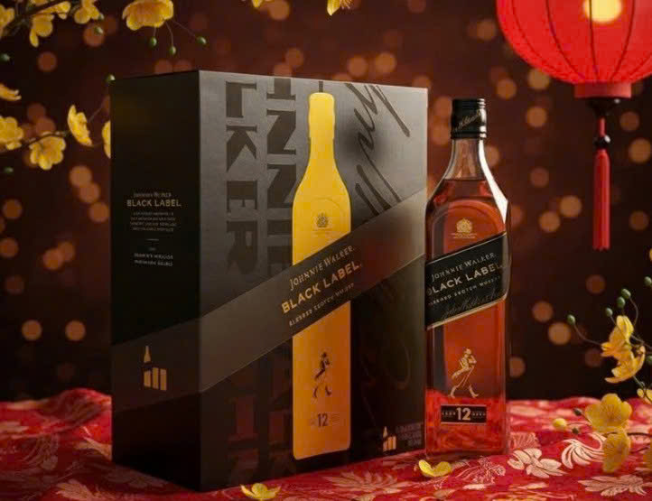 Quang-cao-johnnie-walker-black-label-hop-qua-2026-gia-re