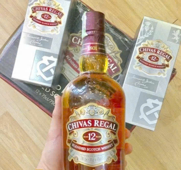 Quang-cao-ruou-chivas-12