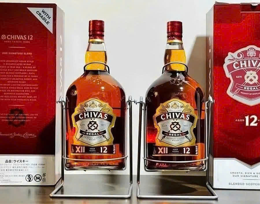 Ruou-chivas-regal-12-4-5-lit-nhap-khau-chinh-hang