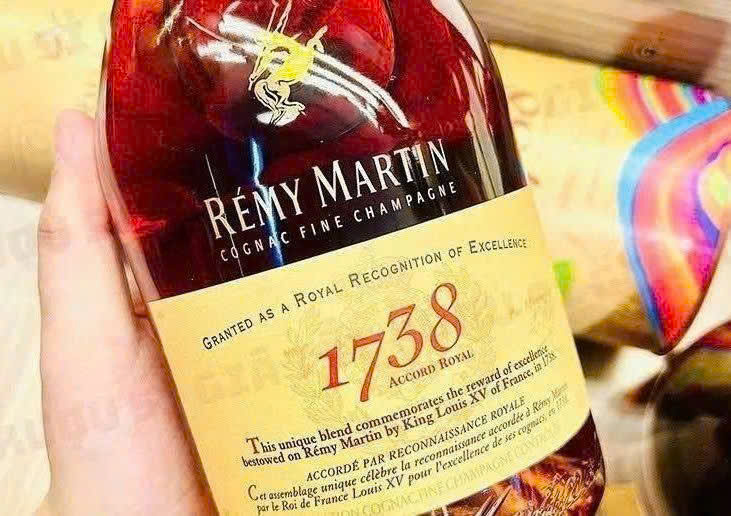 Thuong-hieu-remy-martin-1738-7