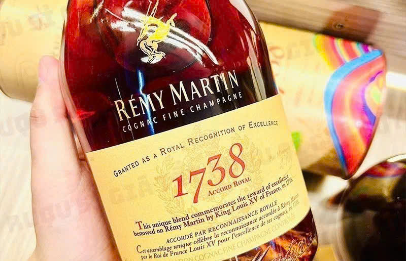 Thuong-hieu-remy-martin-1738-700ml