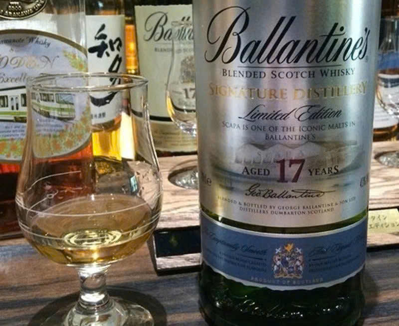 Thuong-thuc-Ballantines-17-Limited-Edition