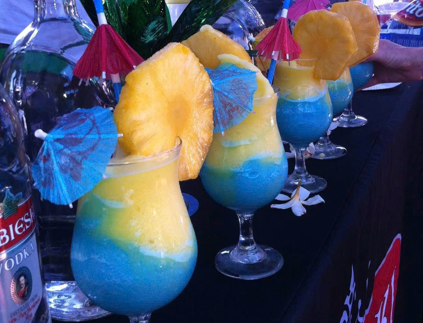 Thuong-thuc-Blue-Curacao-Cocktail