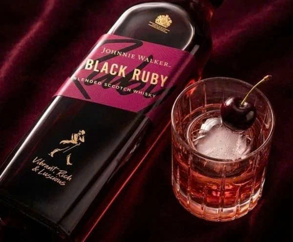 Thuong-thuc-Johnnie-Walker-Black-Rubi