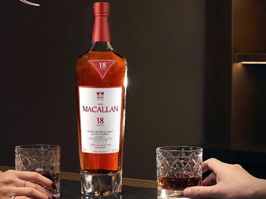 Thuong-thuc-Macallan-18YO-Sherry-Cask-New